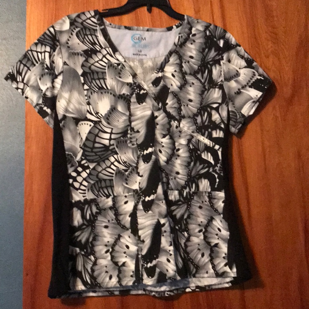 Scrub top large
